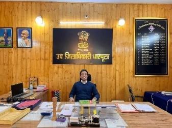 Portrait of Mr. Divesh Shashni